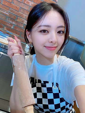 썸네일-피자 만드는 ITZY 유나-이미지