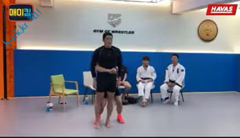 이슈유머걸그룹kpop헉짤185Cm  95Kg 사람을 가지고 놀기.mp4-1번 이미지