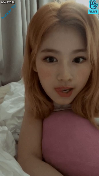 헉짤-헉 감탄사가 절로 나오는 짤 -침대에서 V앱 사나 . GIF-1번 이미지