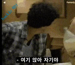 헉짤-헉 감탄사가 절로 나오는 짤 -여친 가족을 사로잡는 남자.gif-1번 이미지